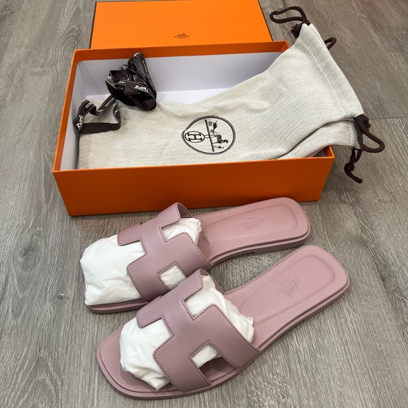 NEW Hermes Oran Sandals in Rose Cancan Color Size 37.5 - Picture 1 of 10